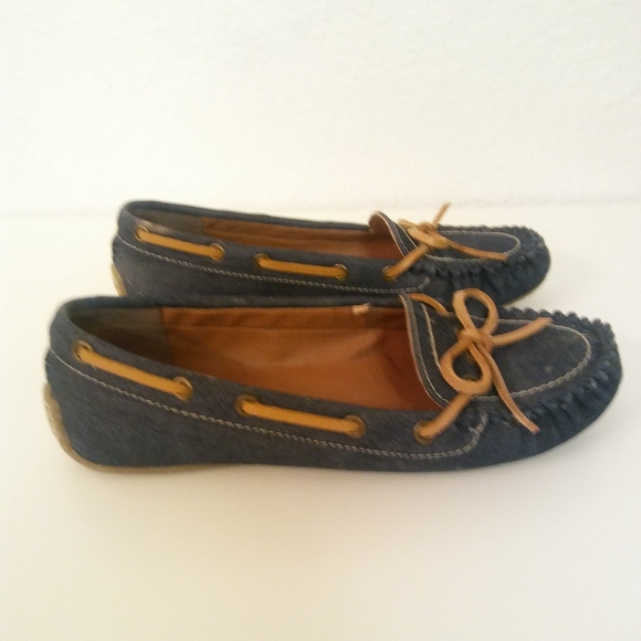 🎉SOLD🎉 Lucky Brand Boat Shoes Abelle Denim - Picture 1 of 8